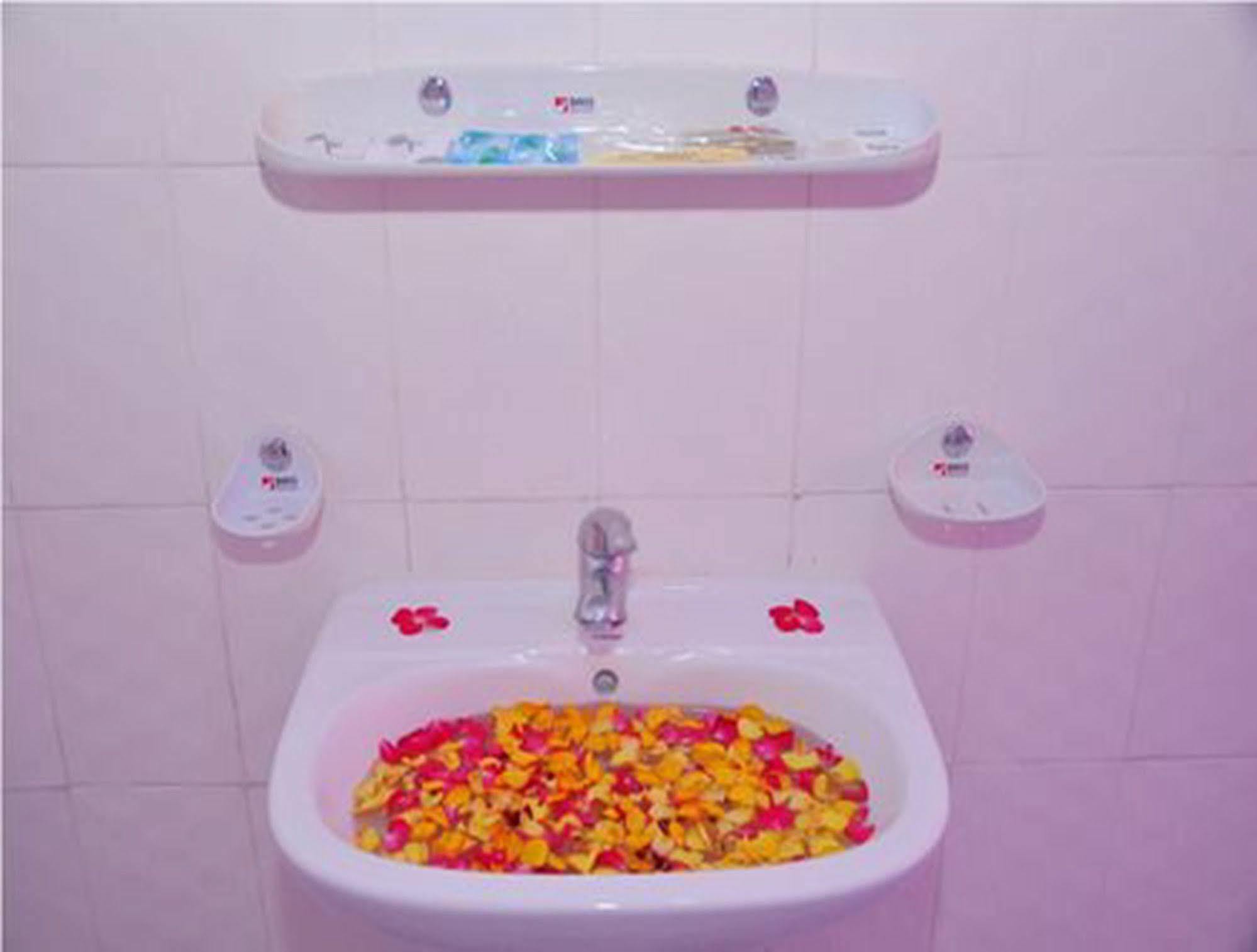 Royal Tulip Hotel Mandalaj Kültér fotó