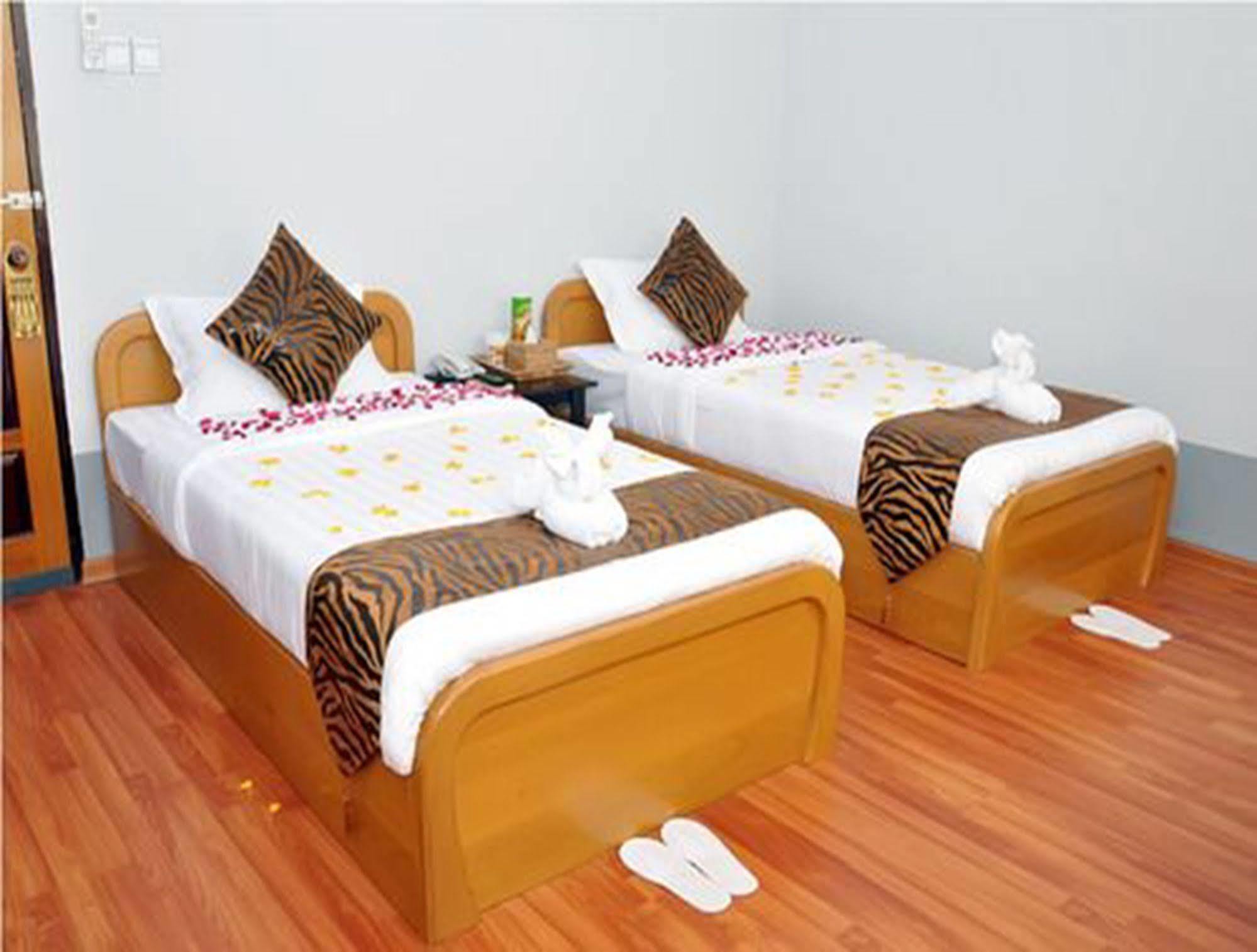 Royal Tulip Hotel Mandalaj Kültér fotó